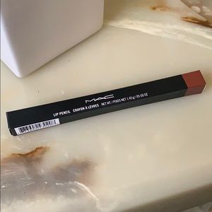 MAC Hover Lip Pencil